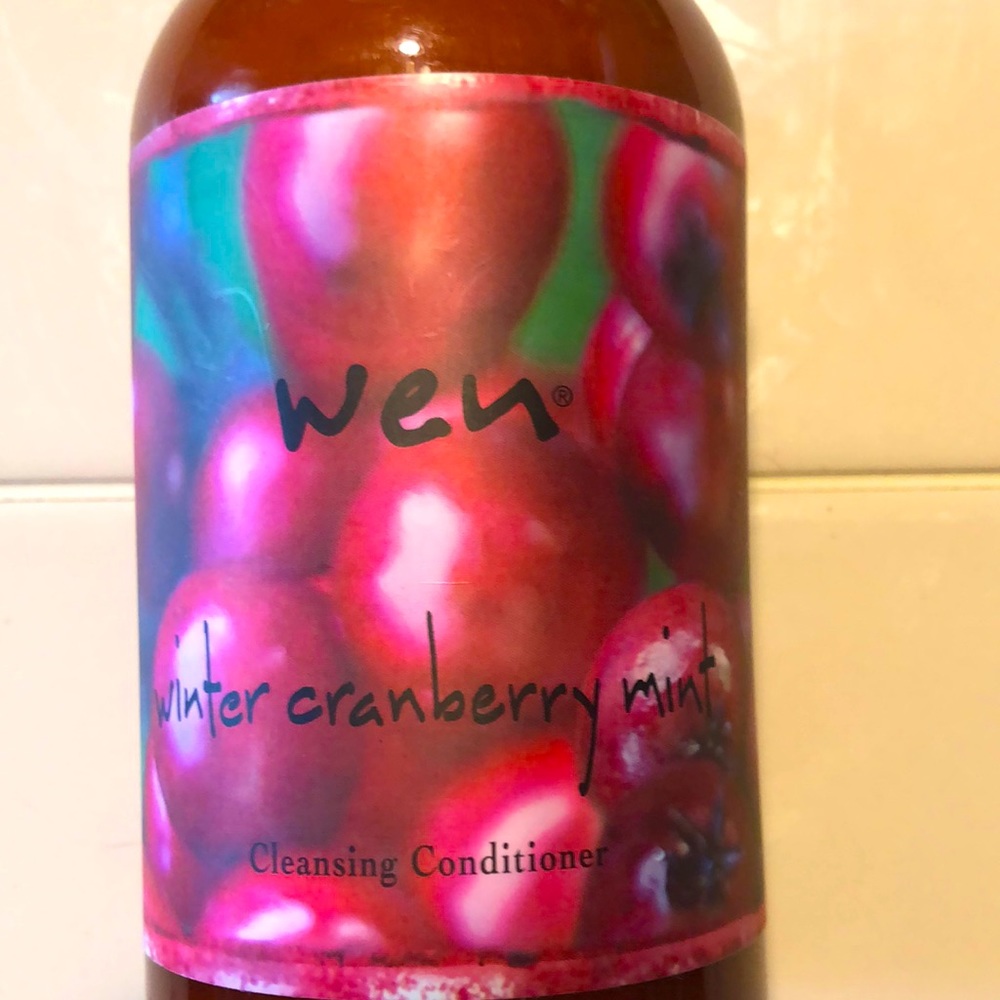 WEN Winter Cranberry Mint Cleansing Conditioner
